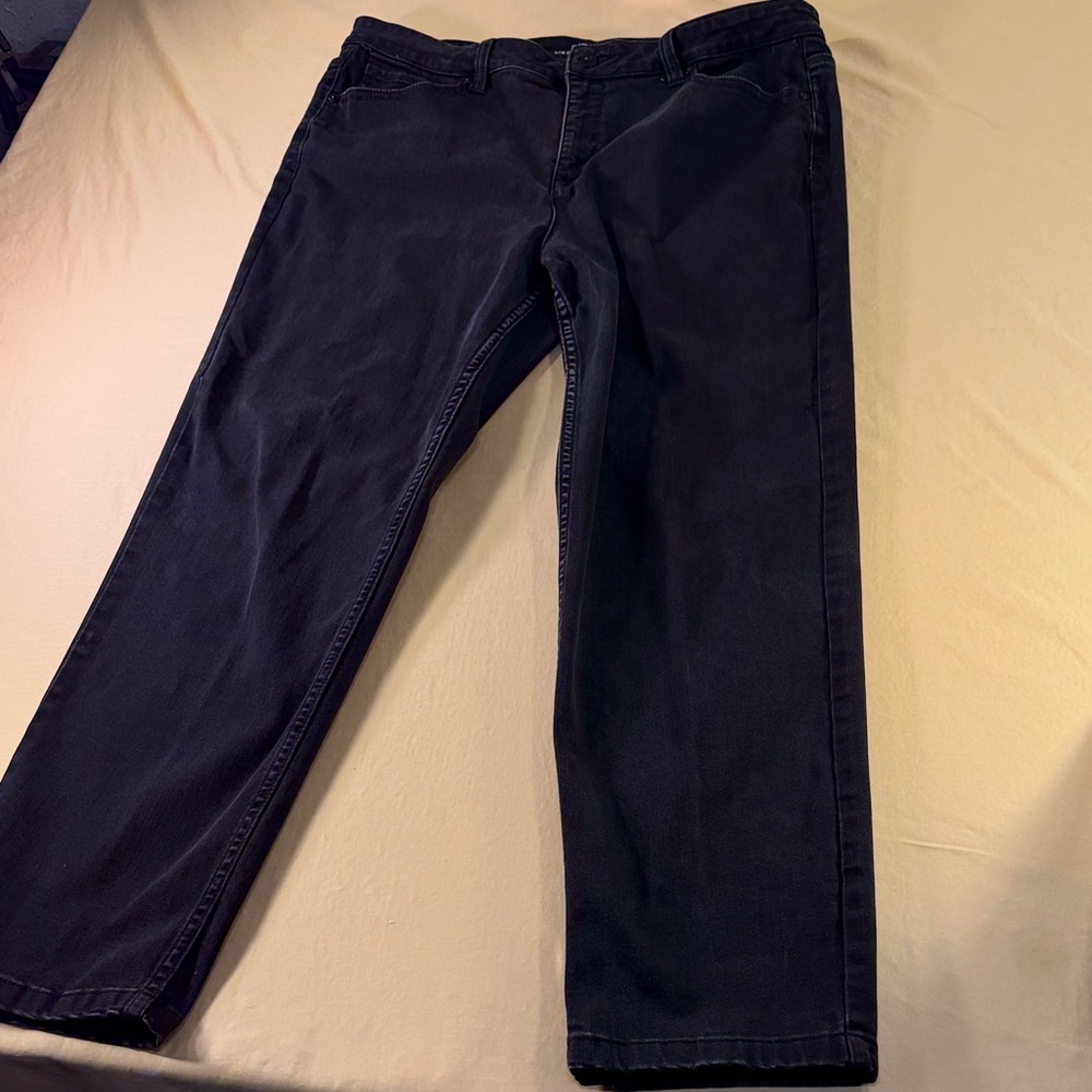Liz Claiborne black women’s jeans size 14 original fit taper legs stretch
